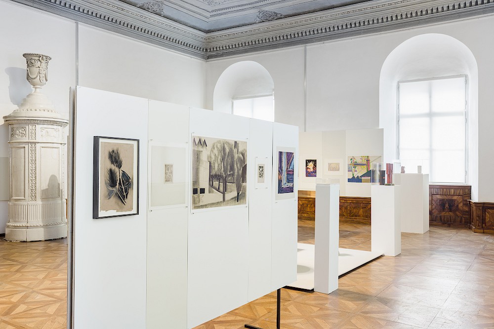 installation view with works by Friedl Dicker-Brandeis, Rudolf Baschant, Eduard Bäumer, Bruno Zuckermann, Elisabeth Kudisch Zuba, Workshop for metal processing, amongst others