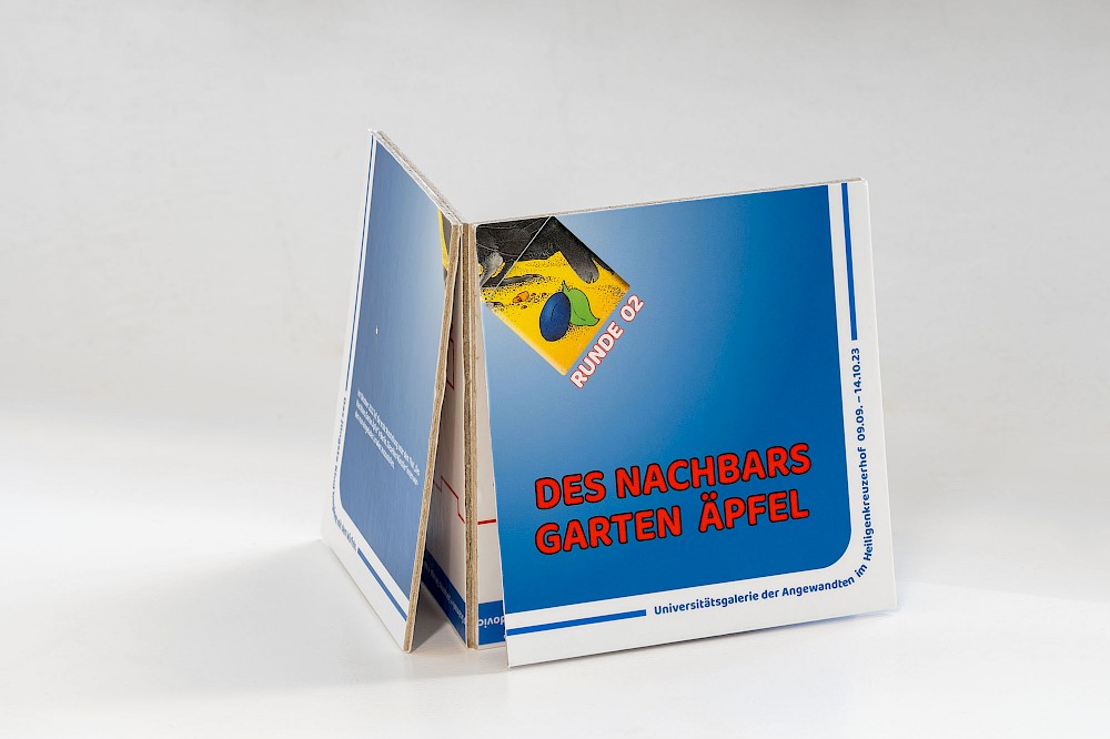installation view Des Nachbars Garten Äpfel