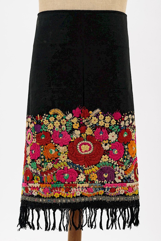 Apron (teaching material)